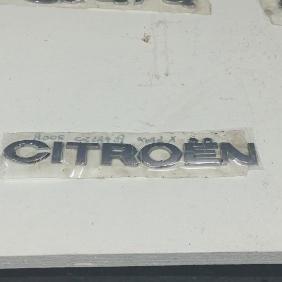 Emblema Citröen Capô Traseiro Citröen Xsara Picasso 2008