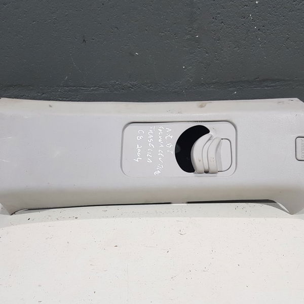 Acabamento Coluna T.e. Citroen C8 2004 Com Detalhe