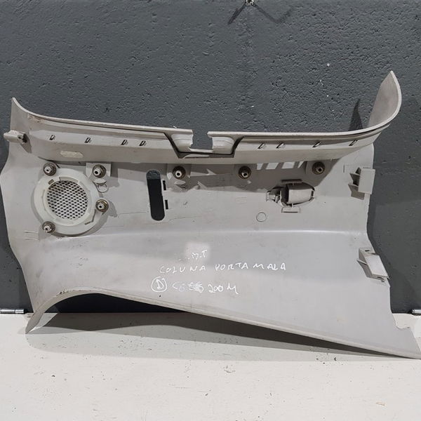 Acabamento Coluna Mala D. Citroen C8 2004