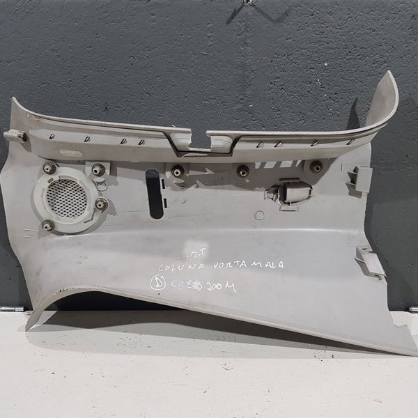 Acabamento Coluna Mala D. Citroen C8 2004