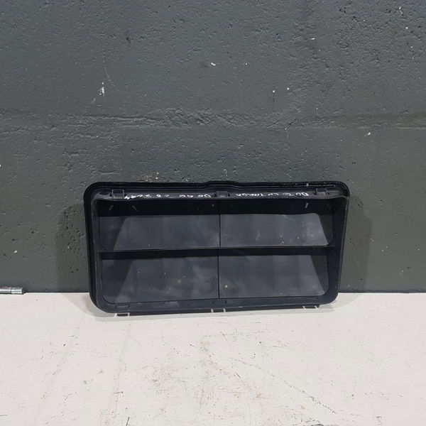 Difusor Saida Ar Carroceria Porta Mala Citroen C8 2004