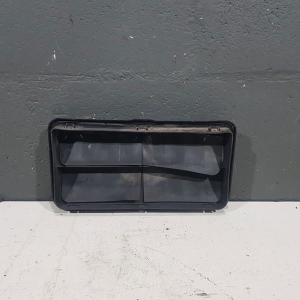 Difusor Saida Ar Carroceria Porta Mala Citroen C8 2004