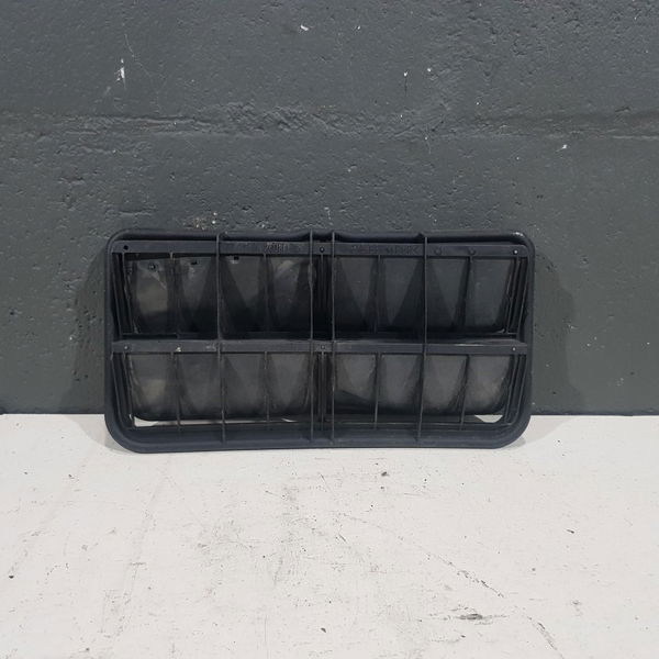 Difusor Saida Ar Carroceria Porta Mala Citroen C8 2004