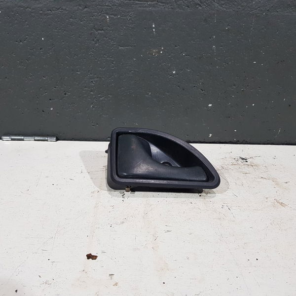 Maçaneta Interna Dianteira Esquerda Renault Kangoo 2001