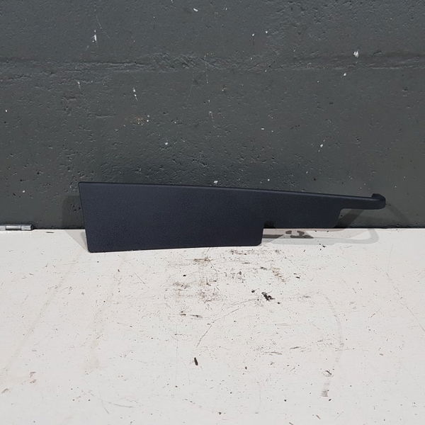 Acabamento Porta Treco Lado Direito Citroen C4 Picasso
