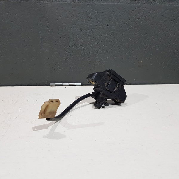 Fechadura Mala Renault Clio 2002