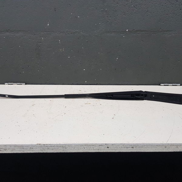 Braço Limpador Esquerdo Para Brisa Dianteiro Renault Fluence