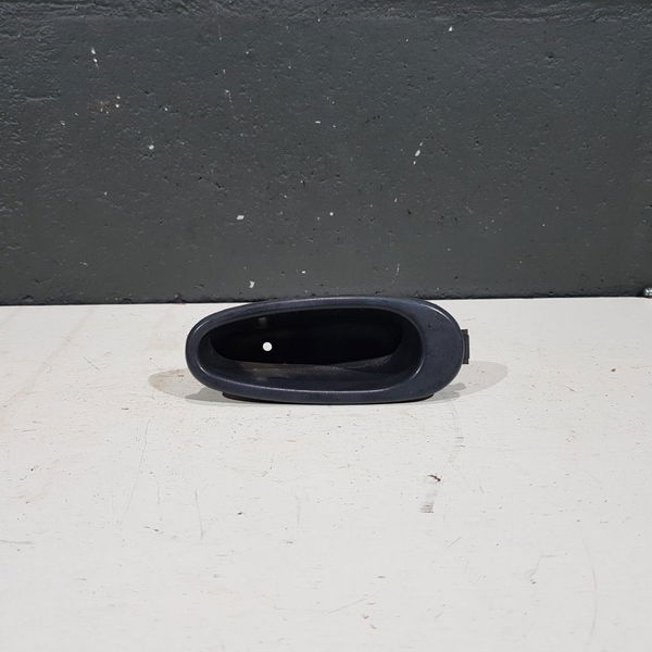 Puxador Porta Dianteira Esquerda Renault Clio 2007