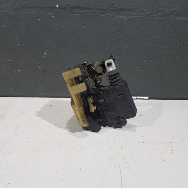 Fechadura Dianteira Direita Renault Sandero 2010