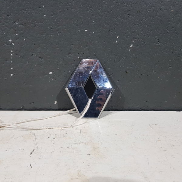 Logo Simbolo Nome Porta Mala Renault Sandero 2010