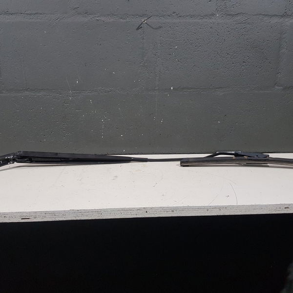 Braço Limpador Para Brisa Dianteiro Direito Citroen C3 2013