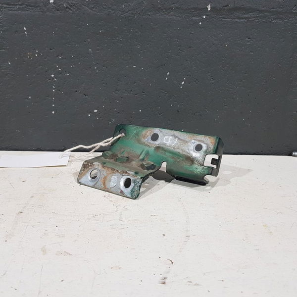 Suporte Dobradiça Porta Malas Direita Renault Kangoo 2001