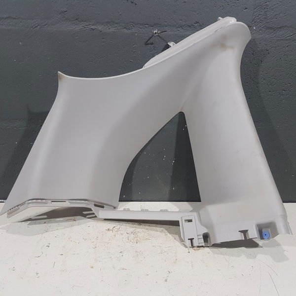 Acabamento Superior Coluna Traseira Esquerda Citroen C3 2013