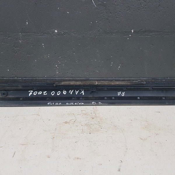 Soleira Porta Dianteira Direta Renault Kangoo 2001