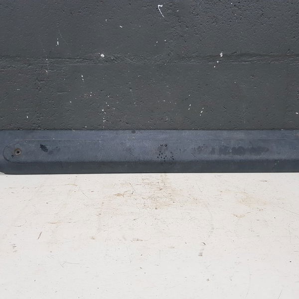 Soleira Porta Dianteira Direta Renault Kangoo 2001