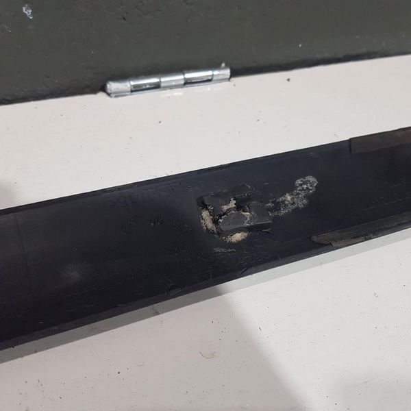 Friso Porta Dianteira Esquerda Peugeot 206 2005 Com Avaria