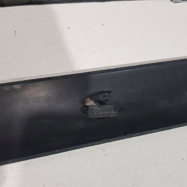 Friso Porta Dianteira Esquerda Peugeot 206 2005 Com Avaria