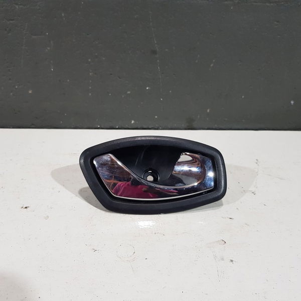 Maçaneta Interna Porta Traseira Direita Renault Fluence 2014