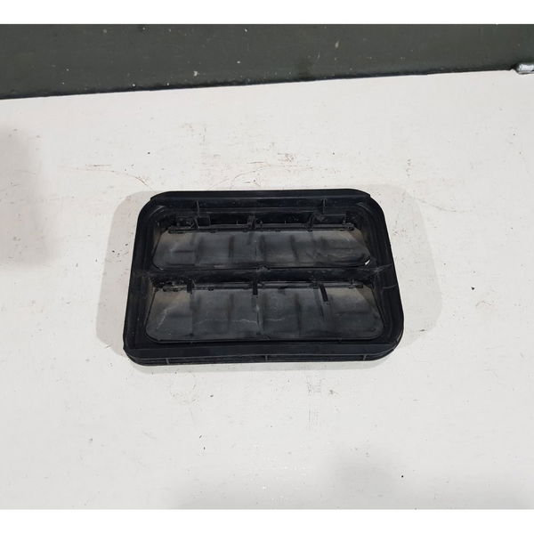 Difusor Ar Carroceria Traseira Esquerda Renault Fluence 2014