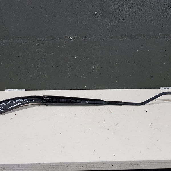 Braço Limpador Esquerdo Para Brisa Dianteiro Megane Gt 2009