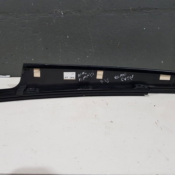 Acabamento Porta Dianteira Esquerda Renault Fluence 2014