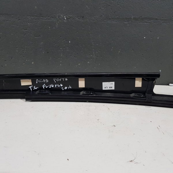 Acabamento Porta Traseira Esquerda Renault Fluence 2014