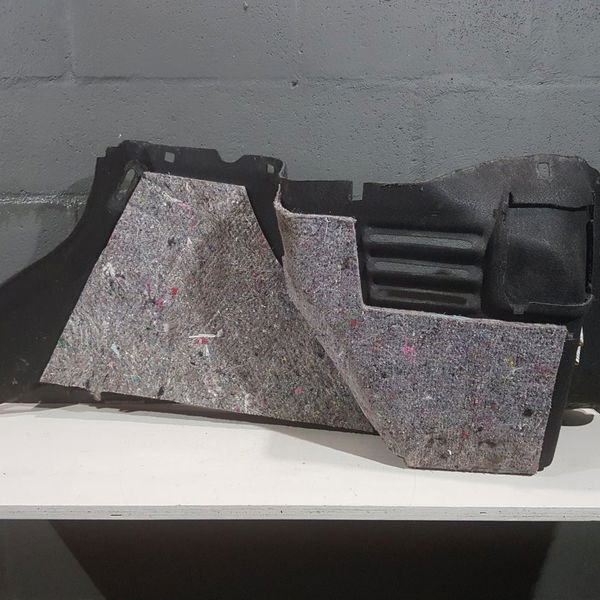 Forro Carpete Lateral Esquerdo Mala Renault Megane Gt