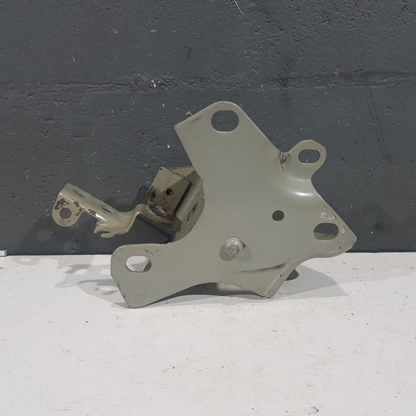 Suporte Esquerdo Eixo Traseiro Renault Megane Grand Tour