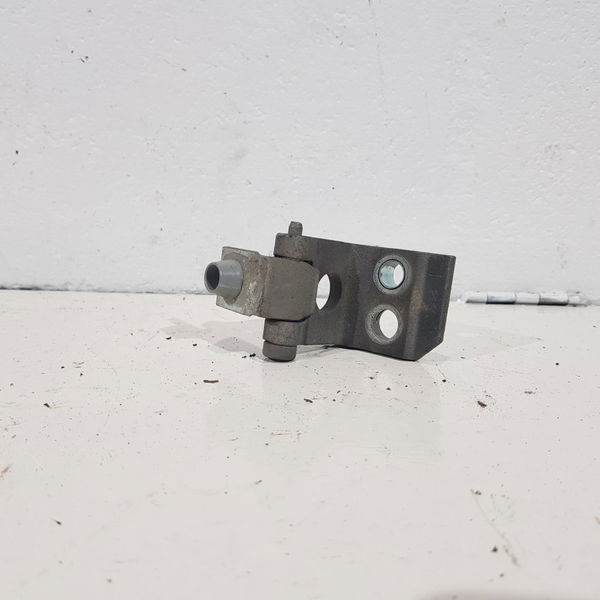 Dobradiça Inferior Porta Dianteira Esquerda Peugeot 207 Pass
