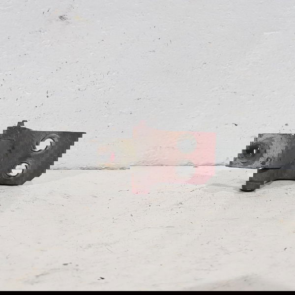 Dobradiça Inferior Porta Dianteira Esquerda Peugeot 206 2001