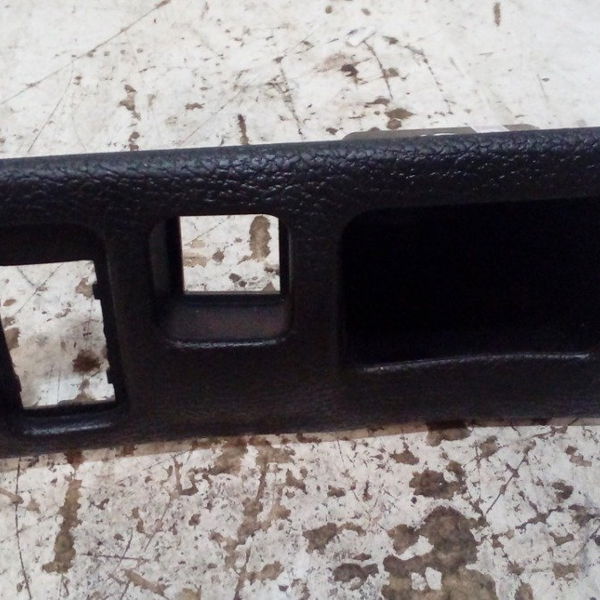 Moldura Botao Porta Treco Peugeot 206 *unidade