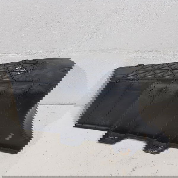 Para Barro Inferior Direito Para Choque Traseiro C4 Pallas