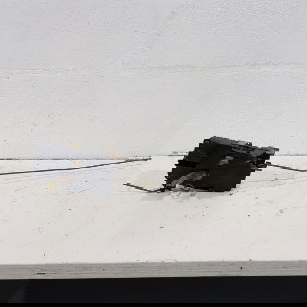 Fechadura Porta Dianteira Direita Peugeot 206 2001