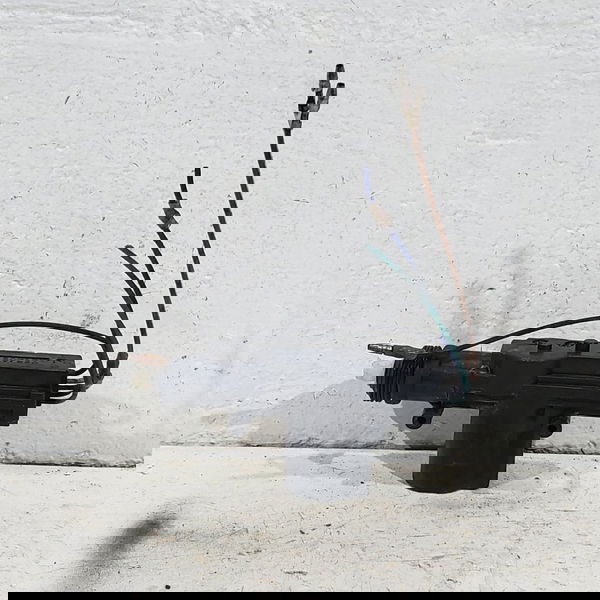 Trava Eletrica Traseira Direita Peugeot 307
