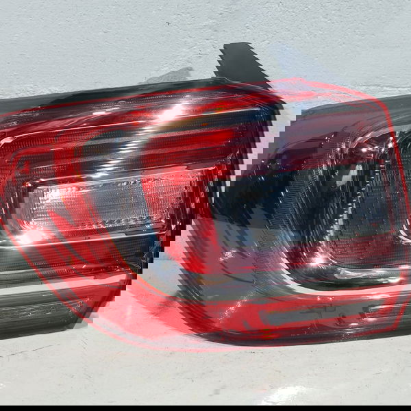 Laterna Traseira Esquerda Renault Logan 2014 2022 Tyc