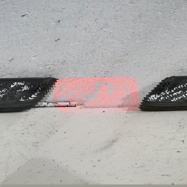 Olho Gato Esquerdo Para Choque Traseiro Peugeot 206 Sw