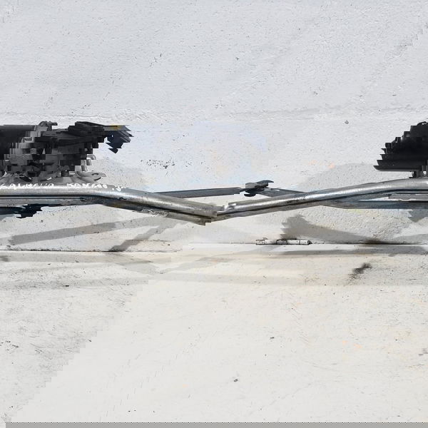 Galhada Limpador Para Brisa Dianteiro Renault Kangoo 2010