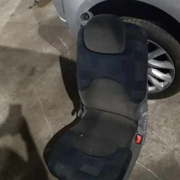 Banco Traseiro Direito Xsara Picasso 2005 Com Detalhe