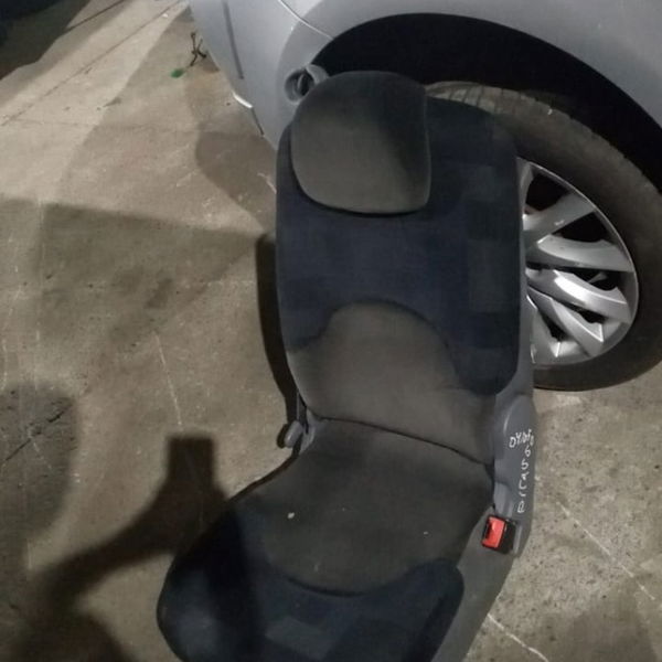 Banco Traseiro Direito Xsara Picasso 2005 Com Detalhe