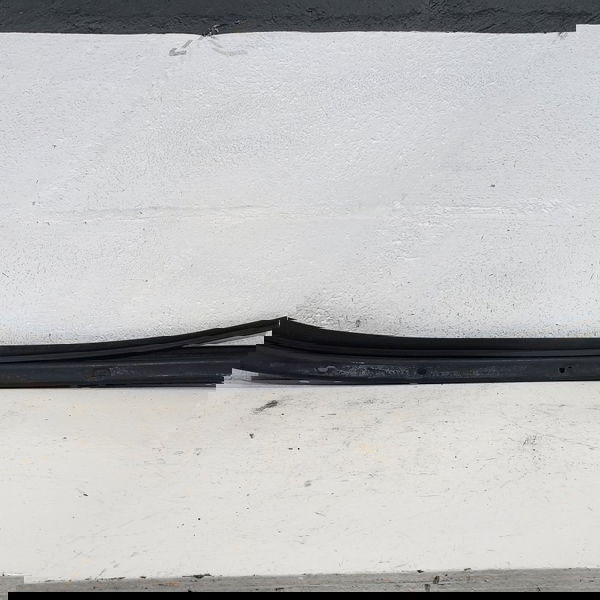 Acabamento Direito Para Brisa Dianteiro Citroen Xsara 1999