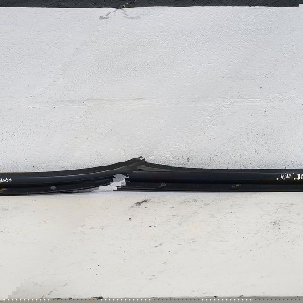 Acabamento Direito Para Brisa Dianteiro Citroen Xsara 1999