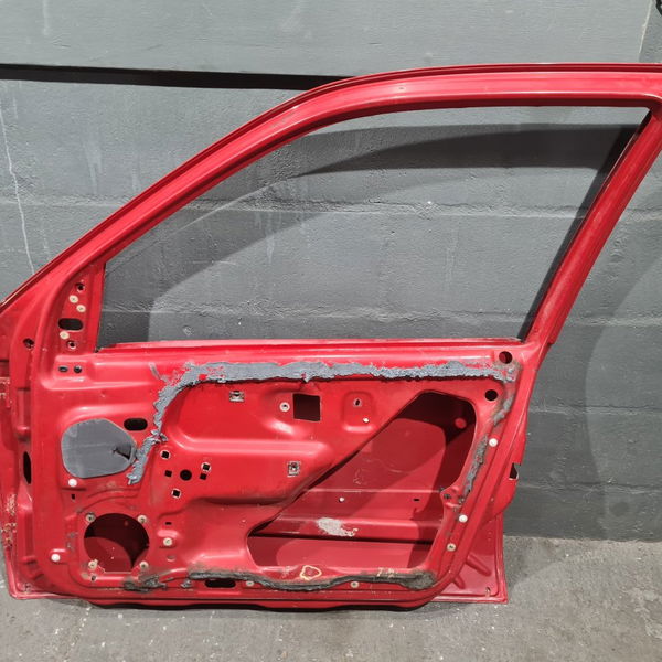 Porta Dianteira Direita Renault Clio 1999