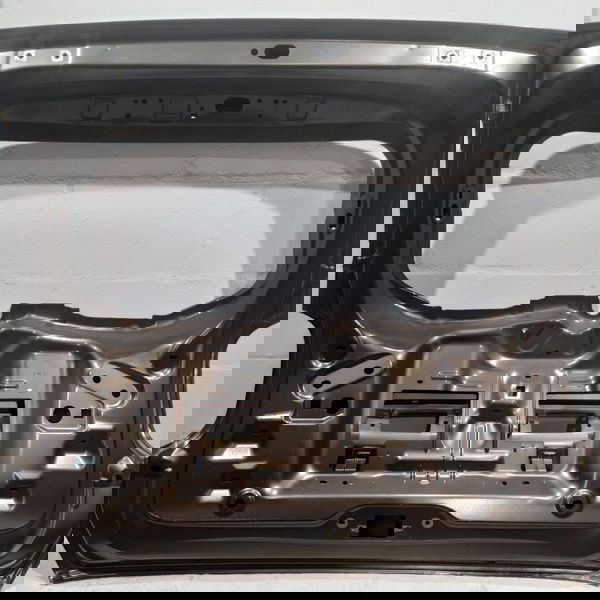 Tampa Porta Malas Renault Duster 2020 2023 Com Detalhe