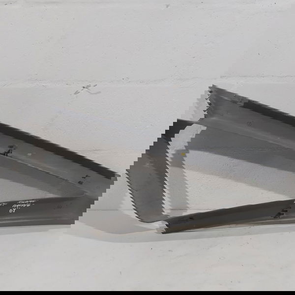 Acabamento Vigia Dianteiro Esquerdo Citroen Xsara Picasso 04