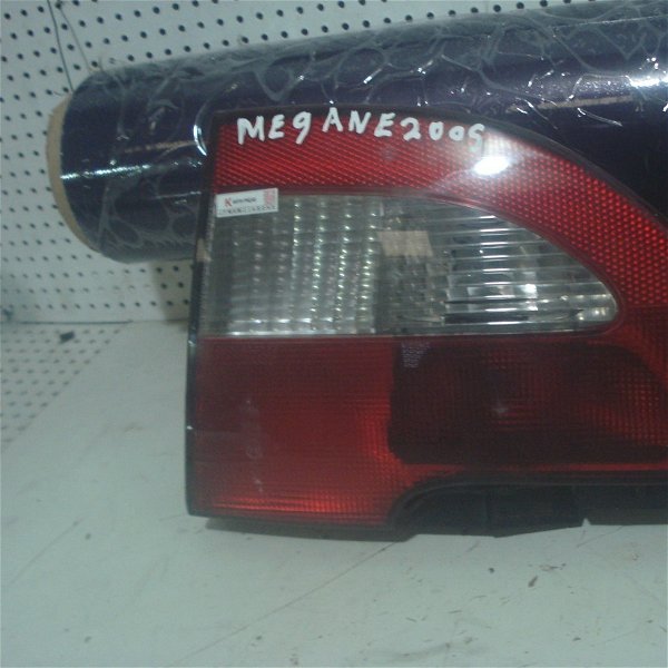 Lanterna Tampa Traseiro Direita Renault Megane 2003 