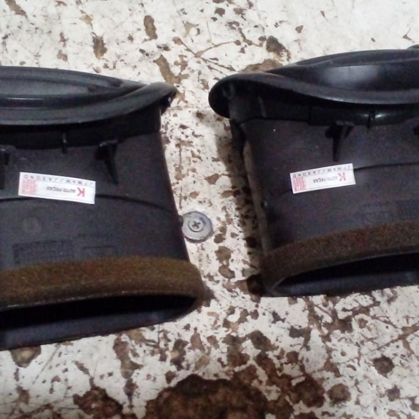 Difusor De Ar Peugeot 206 Sw (direito E Esquerdo) 2006
