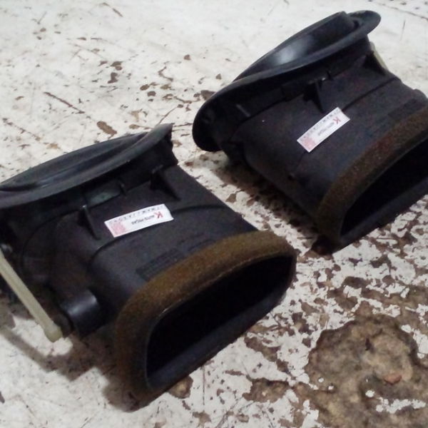 Difusor De Ar Peugeot 206 Sw (direito E Esquerdo) 2006