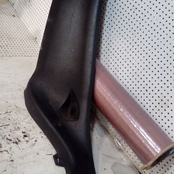 Moldura Coluna Lateral Esquerda Traseiro Peugeot 206 Sw