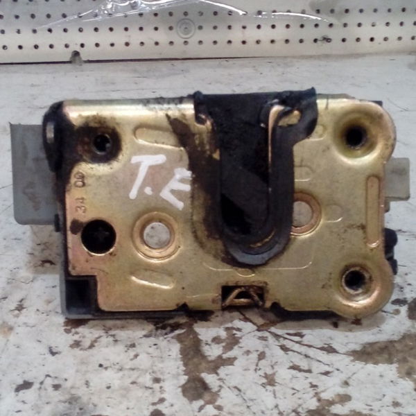 Fechadura Traseira Esquerda Renault Scenic  2001