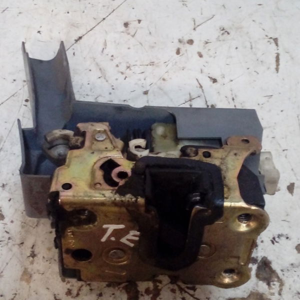 Fechadura Traseira Esquerda Renault Scenic  2001